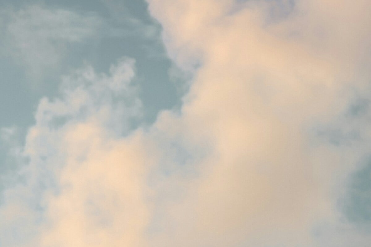 Blauwe lucht die nervus vagus stimulatie symboliseert